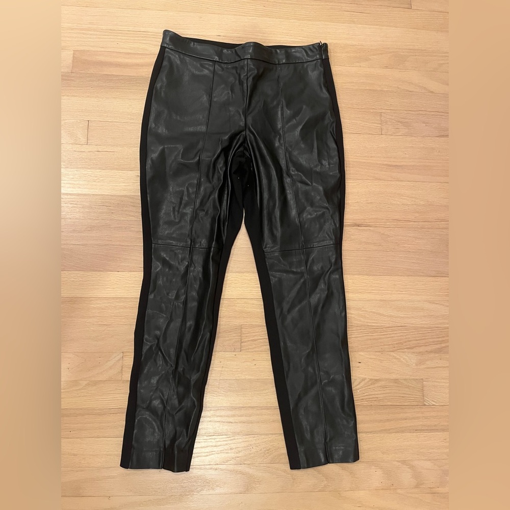 DKNY Donna Karen Black Thick Faux Leather Biker Pants - Size 10